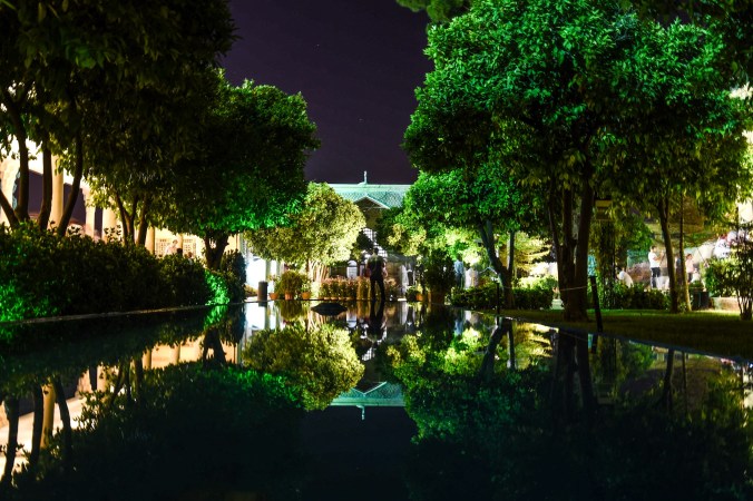 Zahrada kolem hrobky